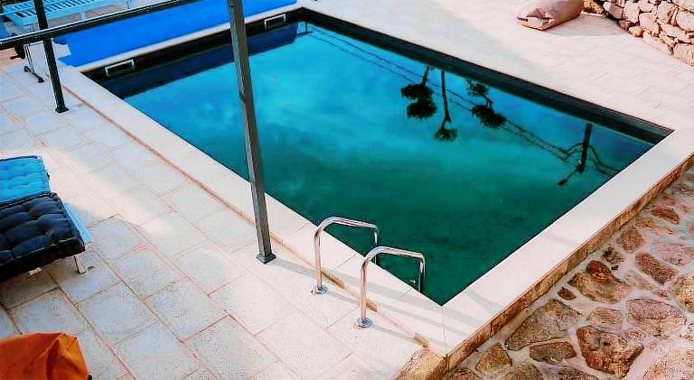 Vacation home with grill, pool & patio — photo 3