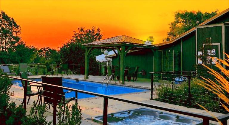 Vacation home with hot tub, yard & terrace — photo 3