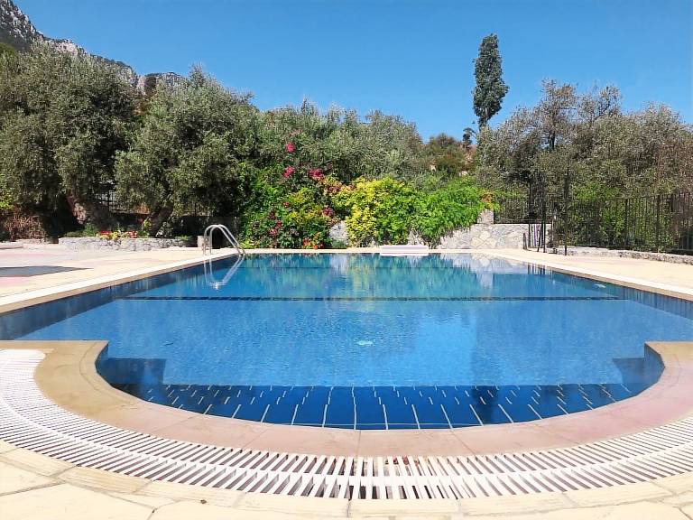 Apartment Karavas