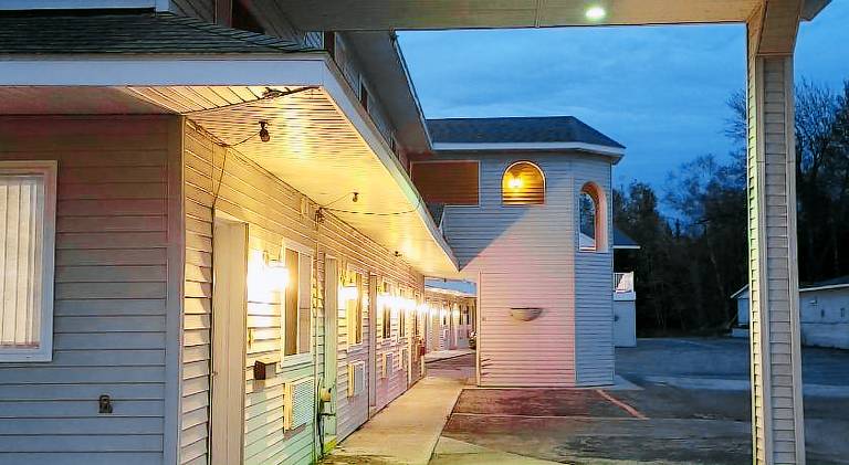 Mackinaw Budget Inn — photo 5