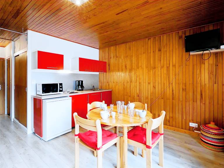 Bright 2 studio in Brides-les-Bains, WIFI, pets allowed — photo 3