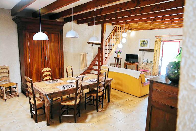 Vacation home with terrace, barbeque & garden | Garden view — photo 3