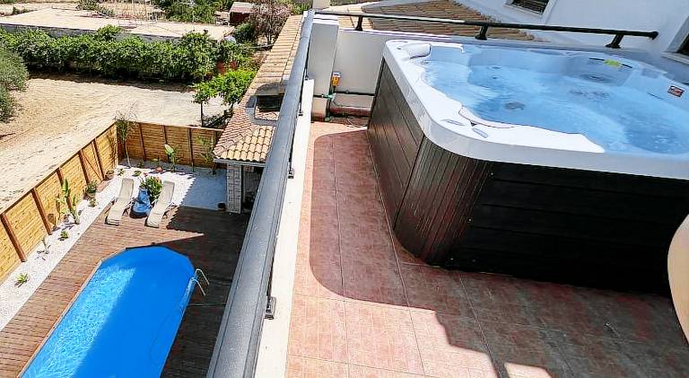 Apartment with garden, pool & hot tub | Good for workation — photo 5