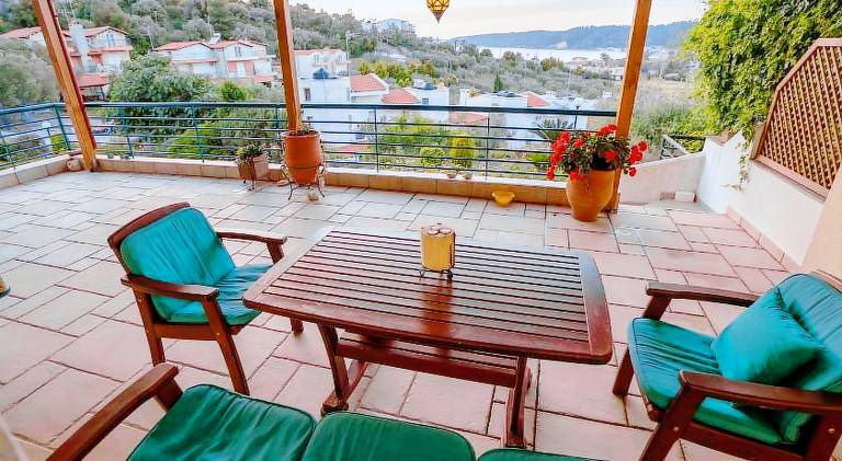 Fully equipped big house with terrace, yard & BBQ | Beach nearby | Pets allowed — photo 3