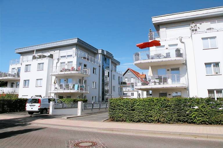 House with terrace — photo 2