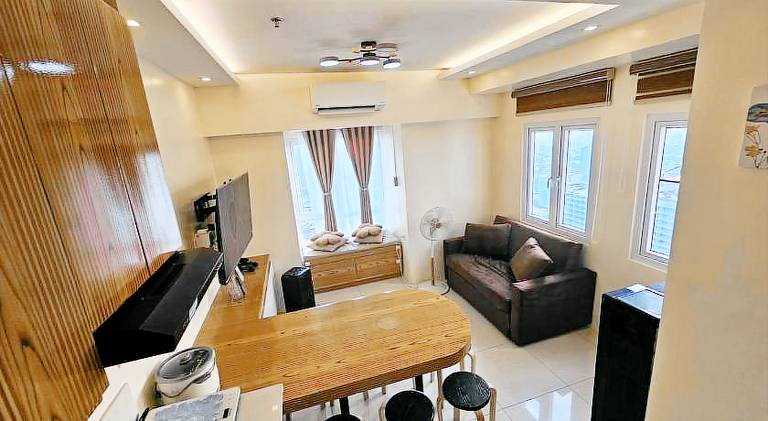 Serviced apartment with pool | Dogs allowed in Quezon City