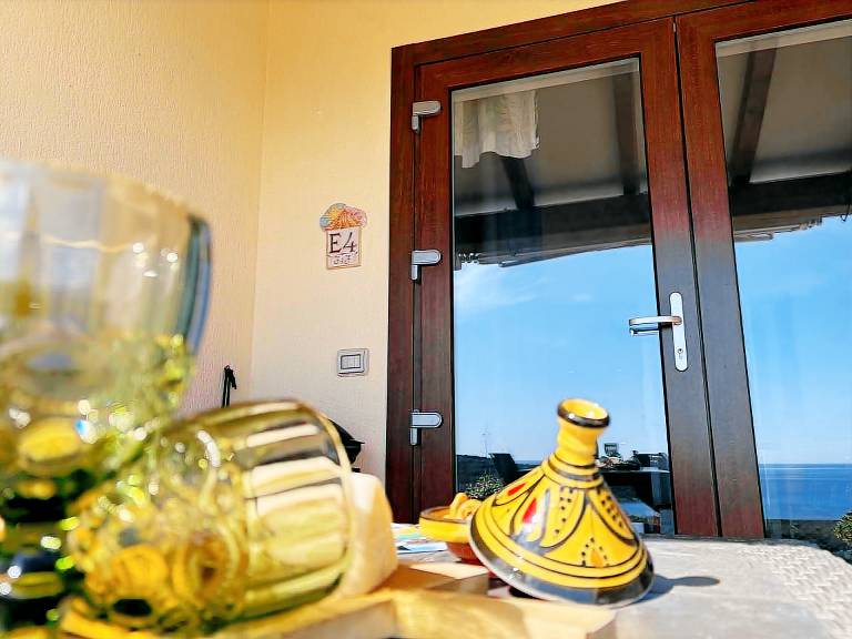 House with yard & terrace | Sea view | Beach nearby | Pets are welcome — photo 3