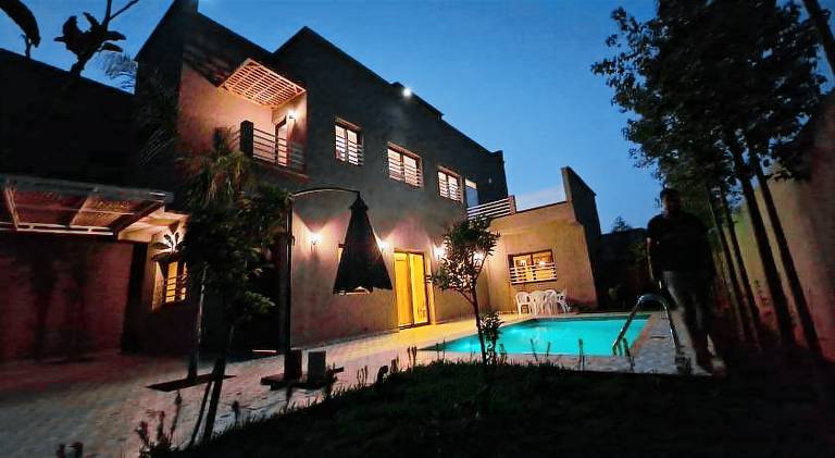 400 m&sup2; Villa