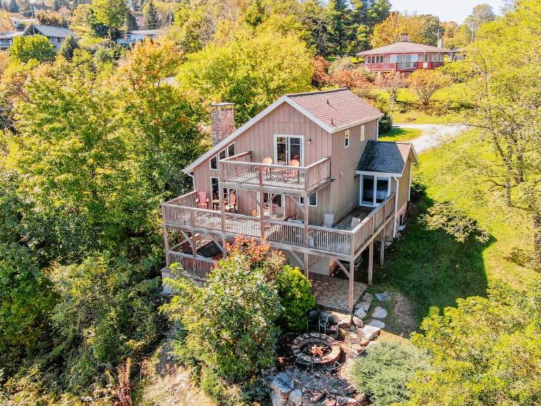 Aspen View - 3-story home with gorgeous views, a hot tub, and perfect location! — photo 2