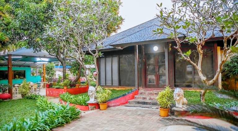 House Mandwa Beach
