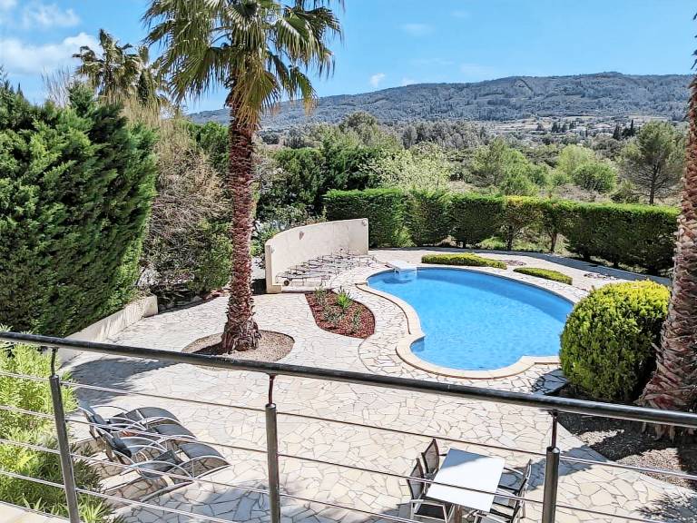 Fully equipped vacation home with patio & private pool | Pets are welcome — photo 2