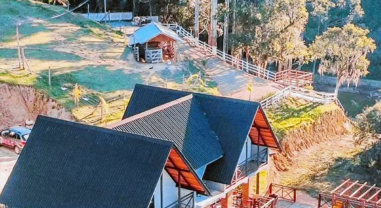 Pleasant chalet with pool, hot tub & barbecue | Pet-friendly — photo 4