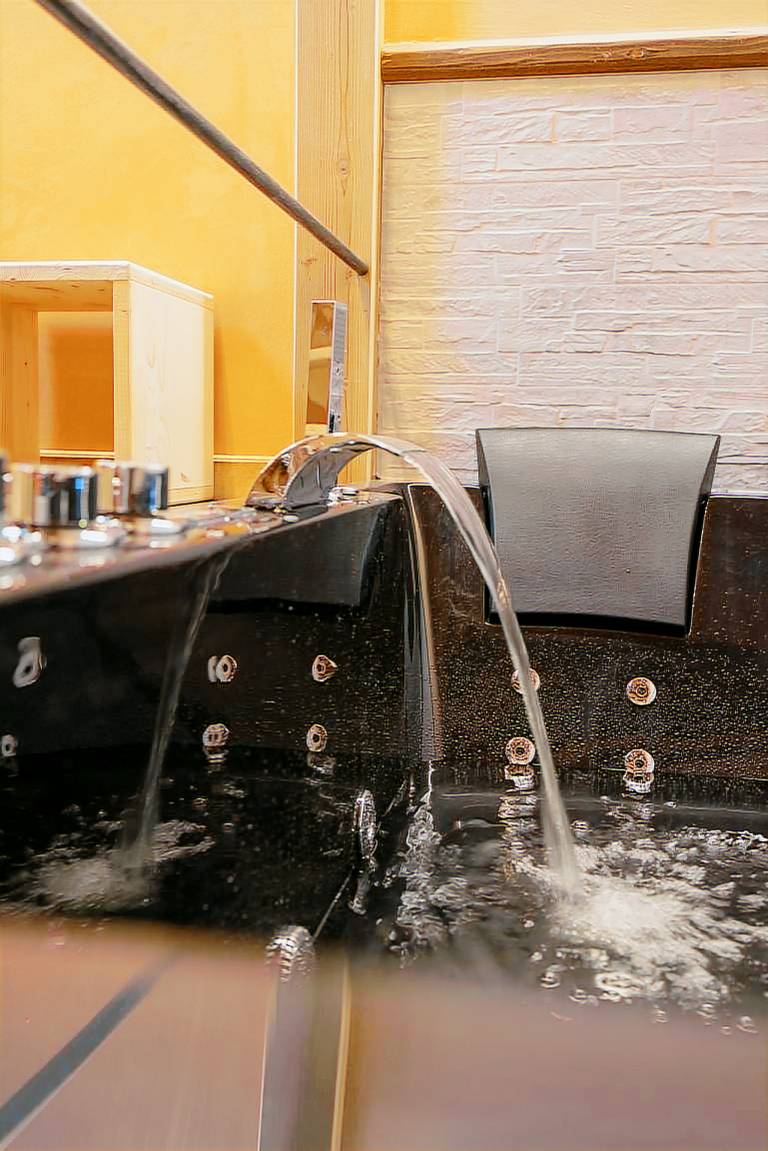 Apartment with hot tub & sauna | Mountain view | Pets allowed — photo 3