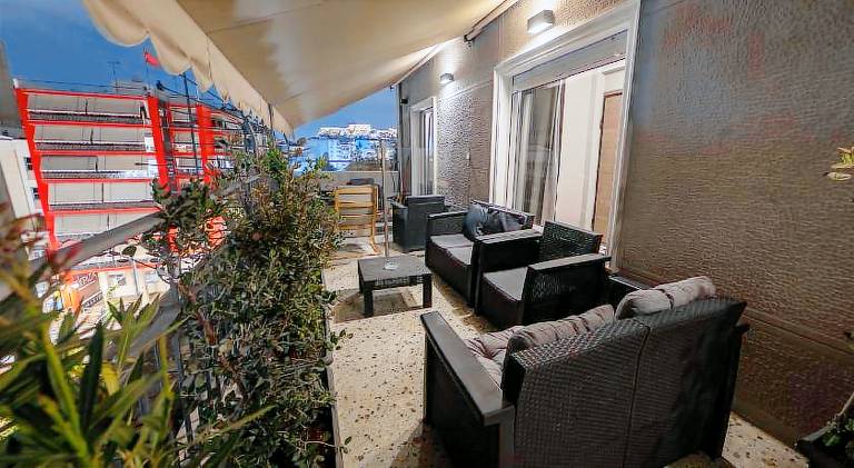 Rental apartment with jacuzzi, yard & patio | Near Temple of Hephaestus | Suitable for remote work | Dogs allowed — photo 5