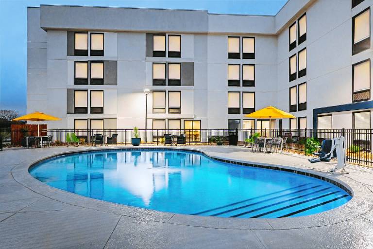 Hampton Inn Kansas City-Airport — photo 2