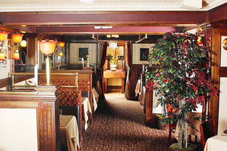 Saddleback Inn at Lake Arrowhead — photo 3