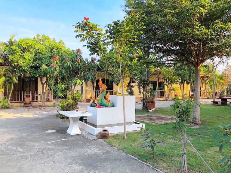 Nawang Maruekkhathaiyawan Resort in Phetchaburi