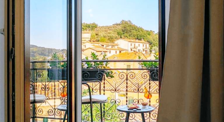 Holiday apartment with jacuzzi — photo 4