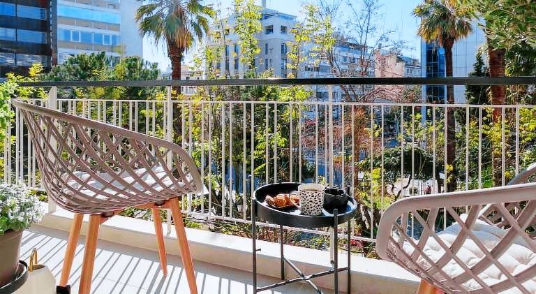 Fully equipped beautiful holiday apartment with patio | Close to Acropolis of Athens | Suitable for remote work | Pets allowed — photo 3