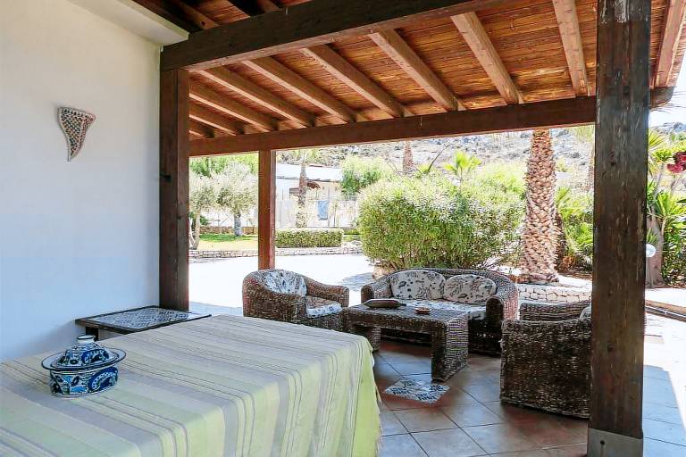 Children-friendly wonderful villa with grill, private pool & yard | Nature view | Pets are welcome — photo 3