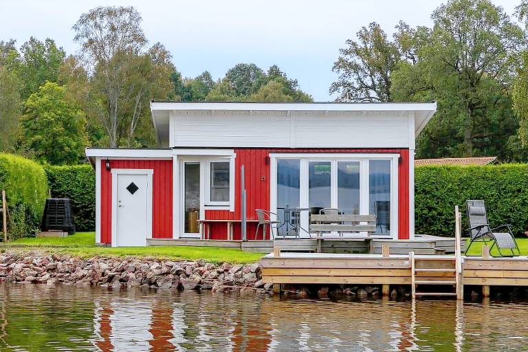 Fully equipped vacation home with BBQ, yard & patio | Pets allowed — photo 4