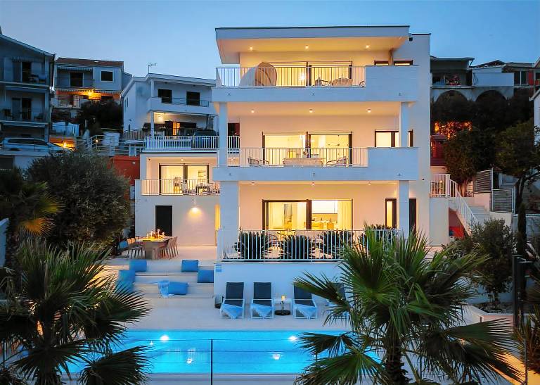 Ferienhaus in Okrug Gornji, Gespanschaft Split-Dalmatien für max. 10 Personen, Ferienhaus in Okrug Gornji, Gespanschaft Split-Dalmatien für max. 10 Personen,