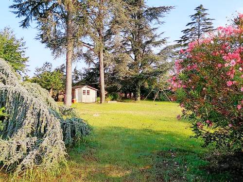Wonderful apartment with yard, pool & BBQ | Dogs allowed in Bourg-les-Valence