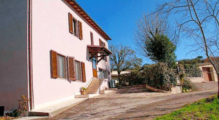 Vacation home with 4 rooms for 6 persons in Siena