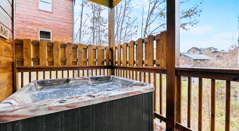 Vacation home with pool — photo 3