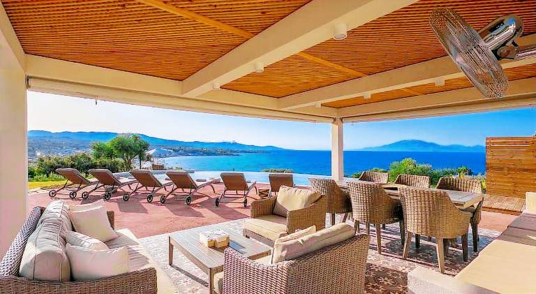 Villa with grill, terrace & private pool — photo 3