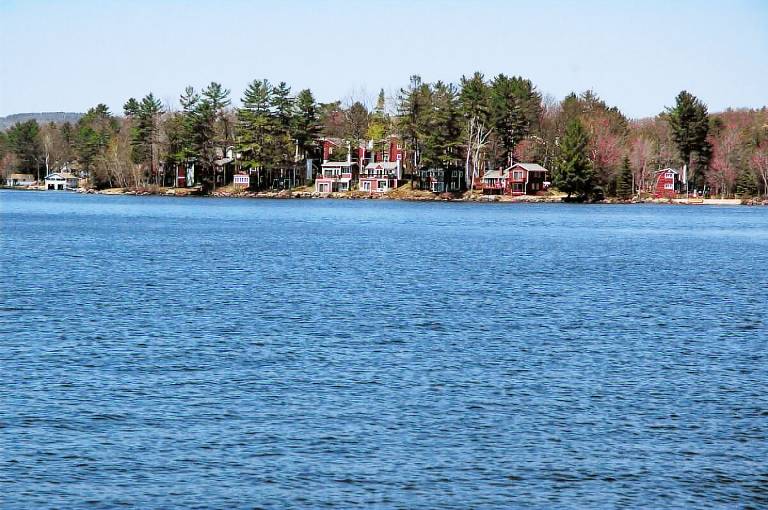 Cottage  Laconia