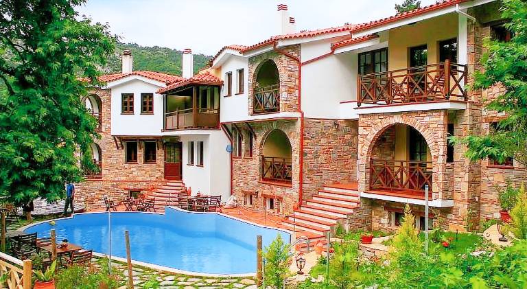 Serviced apartment with yard, pool & patio | Suitable for remote work | Dogs allowed in Thasos