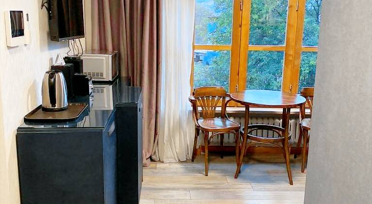 Apartment with yard & patio | Next to Old Tbilisi | Dogs allowed — photo 5