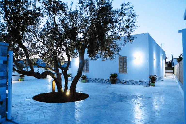 Child-friendly villa with grill, garden & private pool | Sea view | Close to the beach | Pets are welcome — photo 4