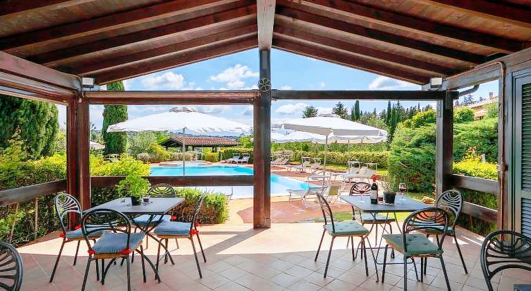 Holiday apartment with patio, barbecue & garden — photo 3