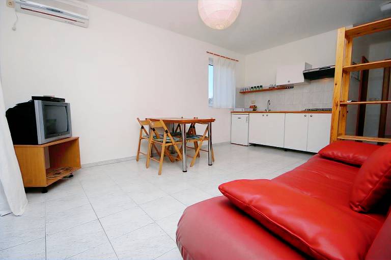 Two bedroom apartment with terrace Mandre, Pag (A-6405-a) — photo 3