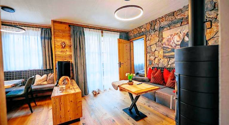 Alpe Chalets Goldener Hirsch — photo 2
