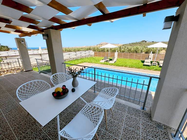 Fully equipped charming house with garden, private pool & patio | Nature view | Pets allowed in Rethymno