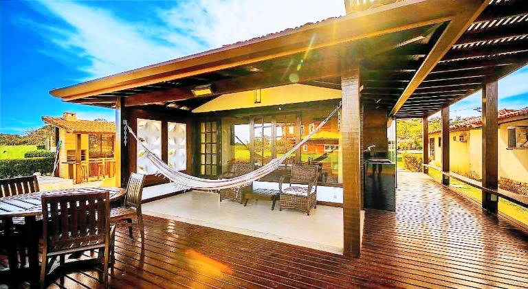 House with pool — photo 4