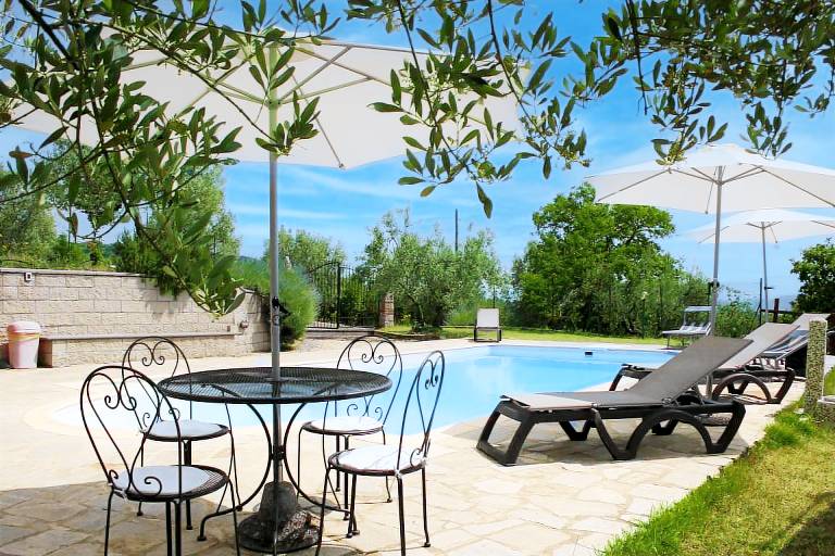 Child-friendly villa with terrace, private pool & yard | Good for workation | Pets allowed — photo 2