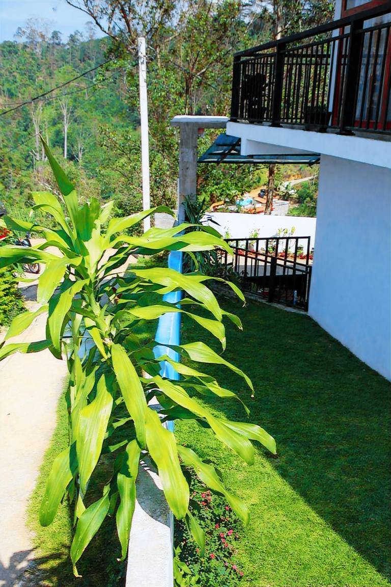 Charming villa with garden & terrace | Pets allowed in Ella