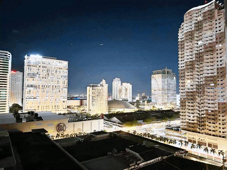 Manhattan Heights Tower D - Araneta Center Cubao in Quezon City