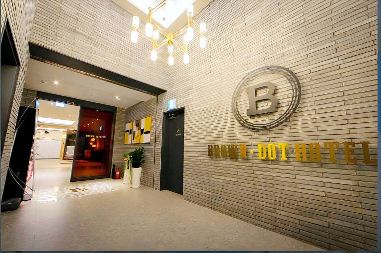 Brown Dot Incheon Nonhyeon Sorae port