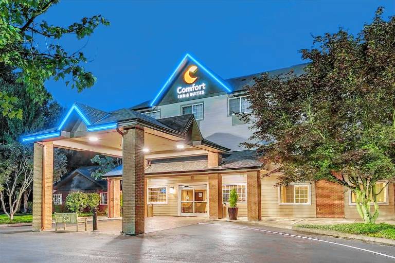 Comfort Inn & Suites Tualatin Lake Oswego South