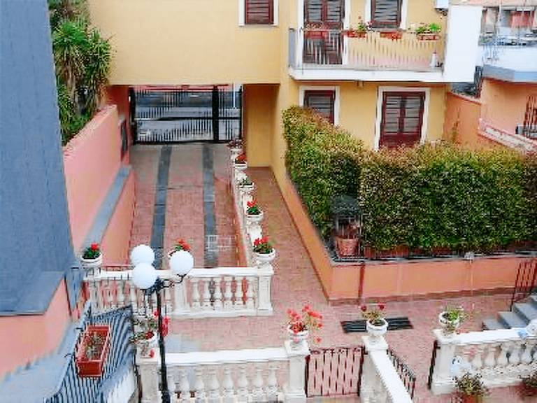 Apartment with terrace & BBQ — photo 3