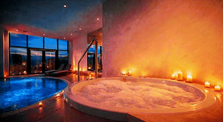 Apartment with pool & jacuzzi — photo 3
