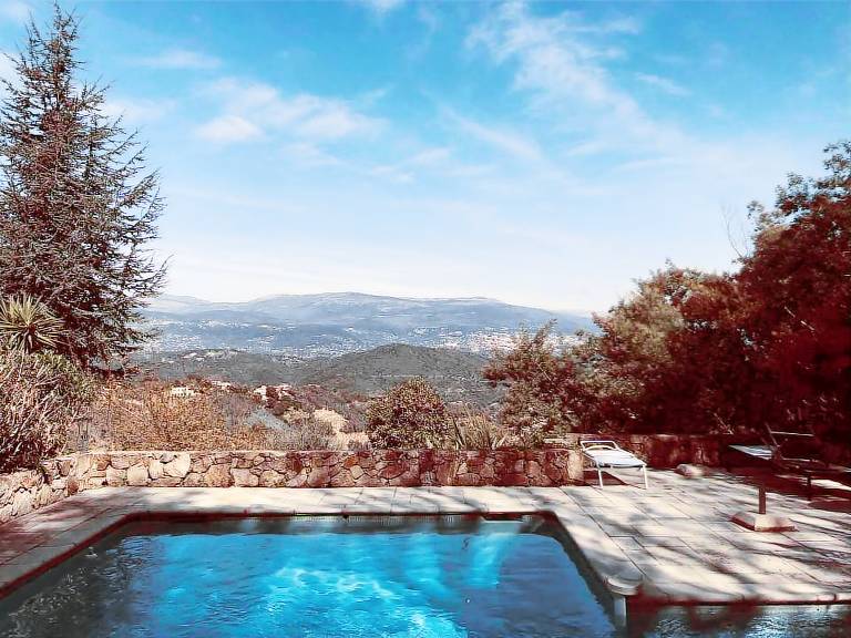 Gite with yard, private pool & patio | Pet-friendly — photo 4