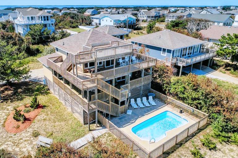 Dancing Dolphin 240 ft from the beach Private Pool, Hot Tub, Dog Friendly Duck — photo 2