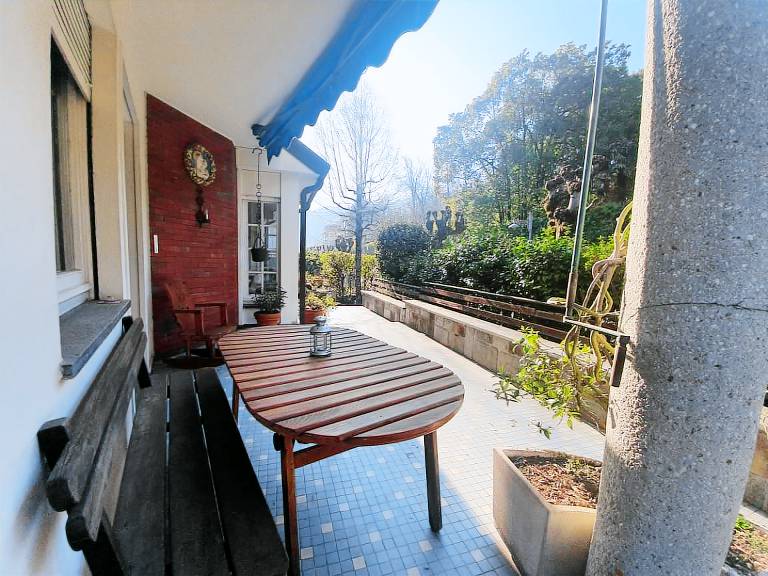 Holiday apartment with barbecue & garden — photo 4