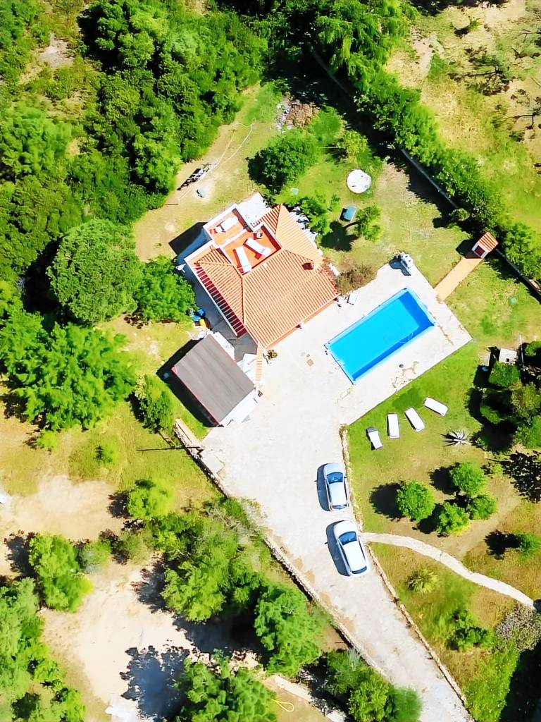 Villa with terrace, garden & BBQ | Garden view | Dogs allowed — photo 3